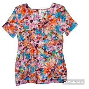 URBANE Live Sweet Collection Tropical Flower Print Lightweight Scrub Top Size M